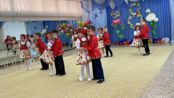 Музыкальный праздник в старшей группе №7 «Дюймовочка» в честь праздника 8 марта Музыкальный праздник в старшей группе №7 «Дюймовочка» в честь праздника 8 марта.